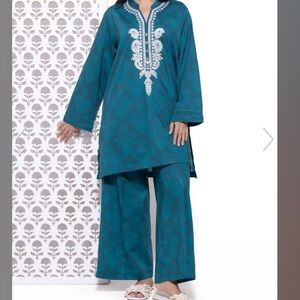 Teal Embroidered Kurta and pants 2 piece Set